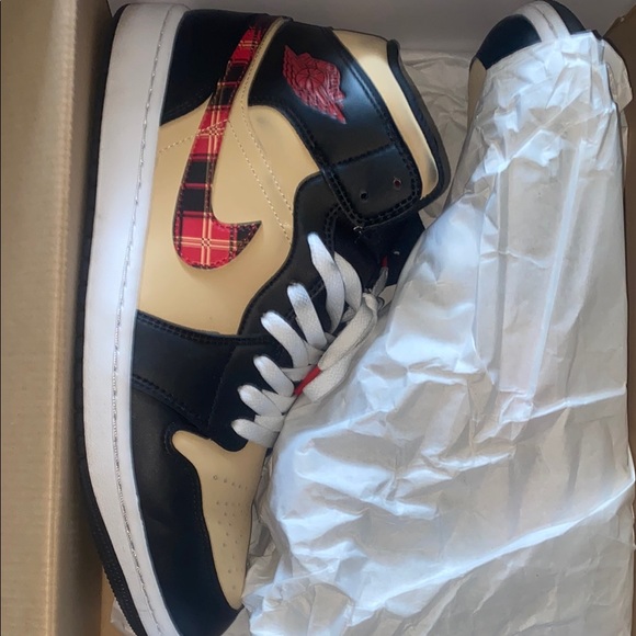 Jordan Air 1 Mid SE black and multi-color - Picture 2 of 4